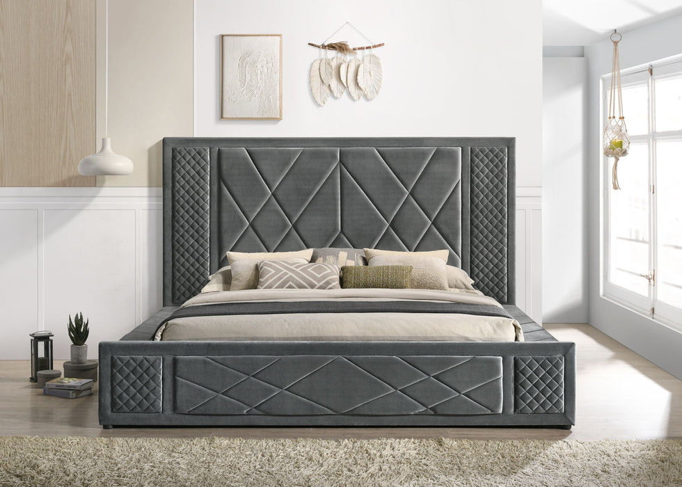 Cama Amira King