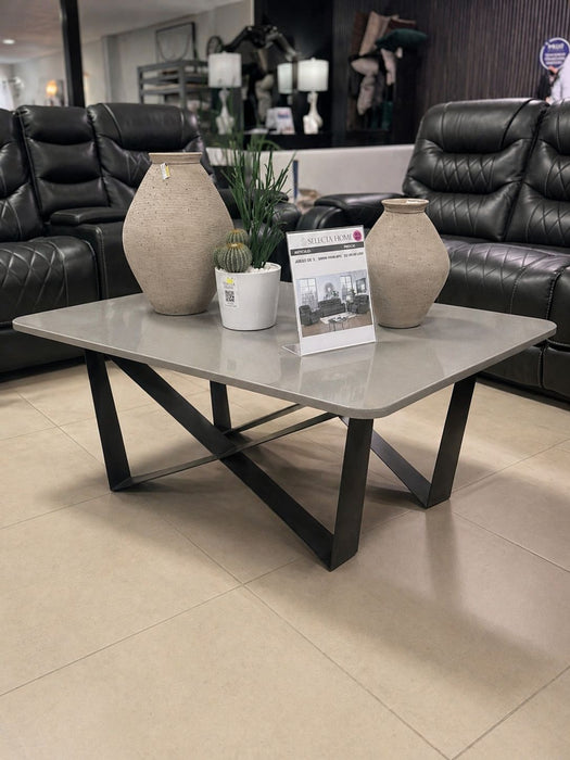Mesa de centro con base de metal y cubierta de Cuarzo Gris
